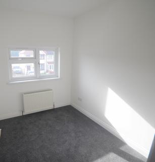 2 bedroom terraced house to rent, Clifton Road, IG2 7DF