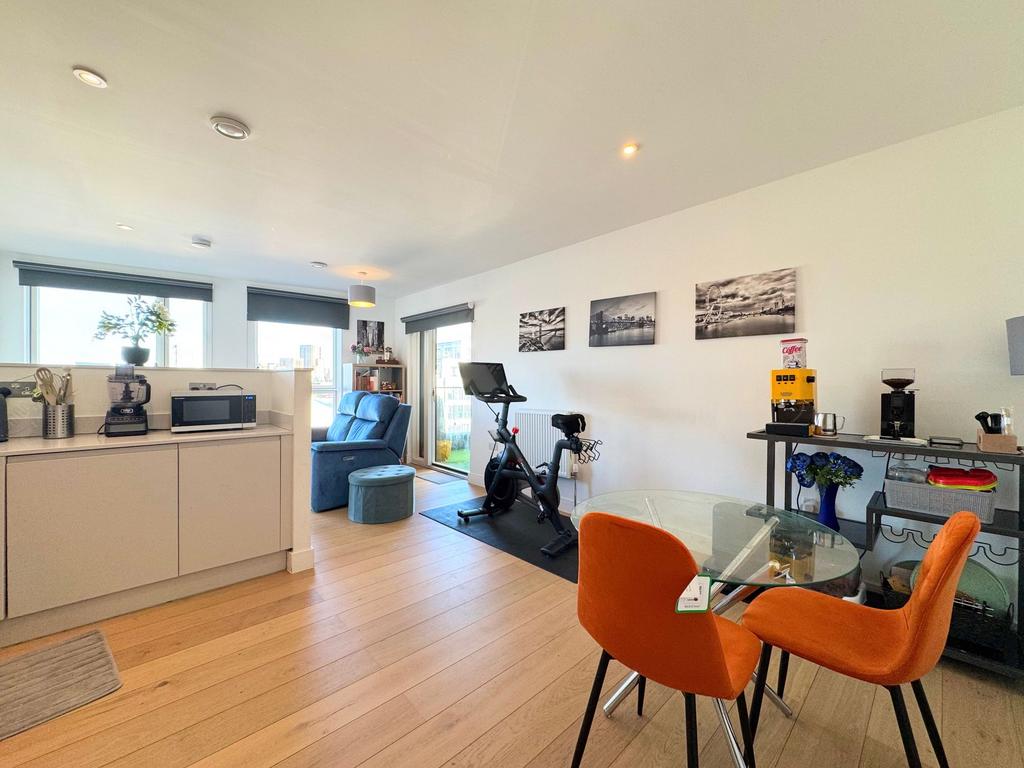Open plan Lounge/kitchen/dining area