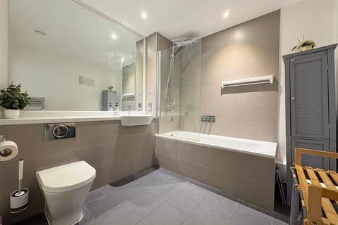 1 bedroom flat for sale, Edgware Road, London, NW9