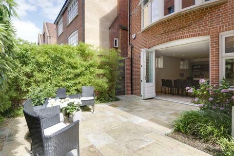 3 bedroom apartment to rent, Kidderpore Avenue, Hampstead, London, NW3
