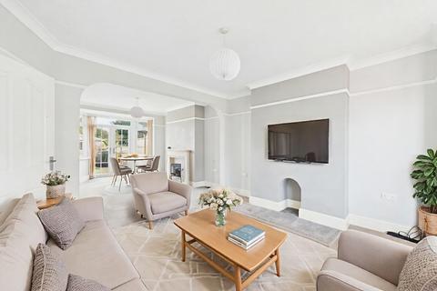3 bedroom terraced house for sale, Aysgarth Avenue, Hull, East Riding of Yorkshire, HU6 8QU