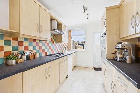 3 bedroom terraced house for sale, Aysgarth Avenue, Hull, East Riding of Yorkshire, HU6 8QU