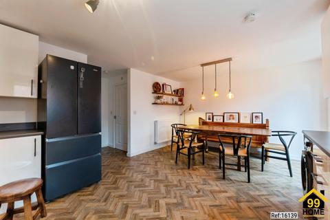 4 bedroom semi-detached house for sale, Jay Close, United Kingdom, LE12