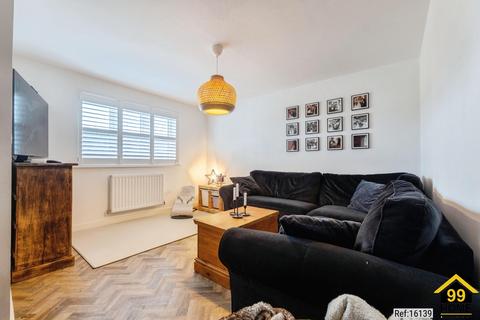 4 bedroom semi-detached house for sale, Jay Close, United Kingdom, LE12