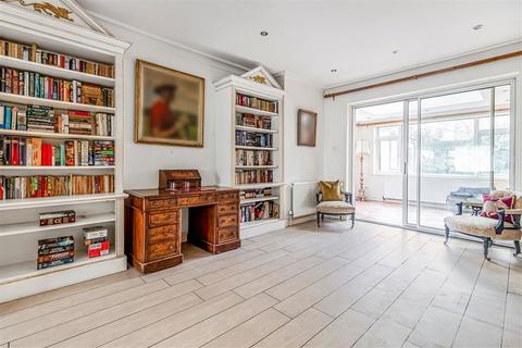 undefined, Bowes Road, London W3
