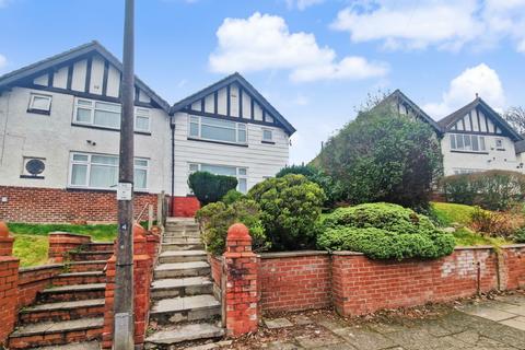 4 bedroom semi-detached house to rent, Lichfield Drive, Prestwich, M25