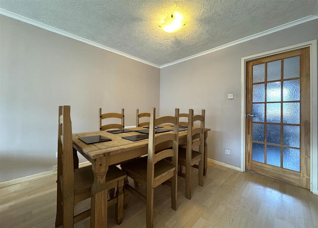 Dining area.jpg