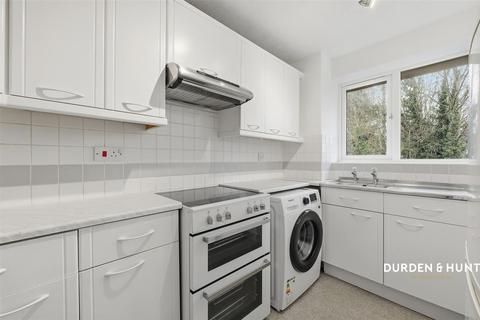 1 bedroom apartment for sale, Naunton Way, Hornchurch, RM12