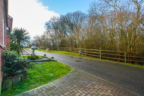 4 bedroom detached house for sale, Lessing Lane,  Pevensey, BN24