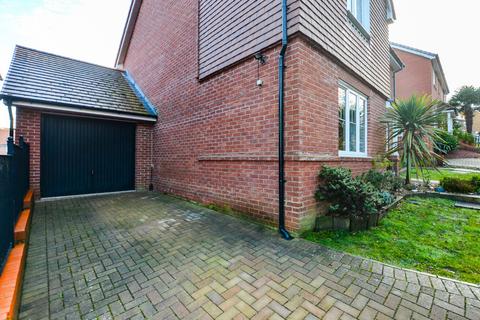 4 bedroom detached house for sale, Lessing Lane,  Pevensey, BN24