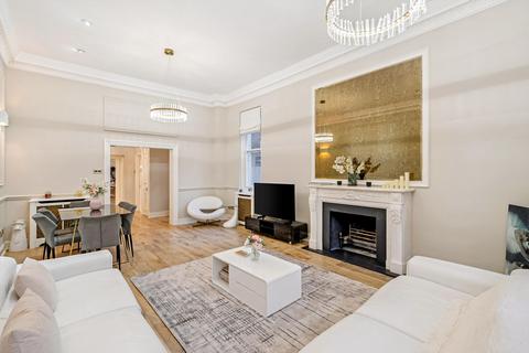 3 bedroom flat to rent, Sloane Gardens, London SW1W