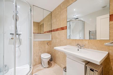 3 bedroom flat to rent, Sloane Gardens, London SW1W