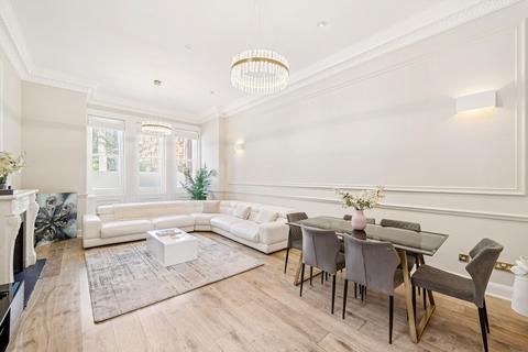3 bedroom flat to rent, Sloane Gardens, London SW1W
