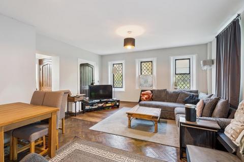 2 bedroom semi-detached house to rent, Pinner Road, Pinner