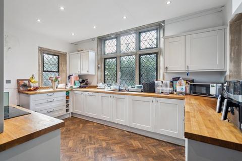 2 bedroom semi-detached house to rent, Pinner Road, Pinner