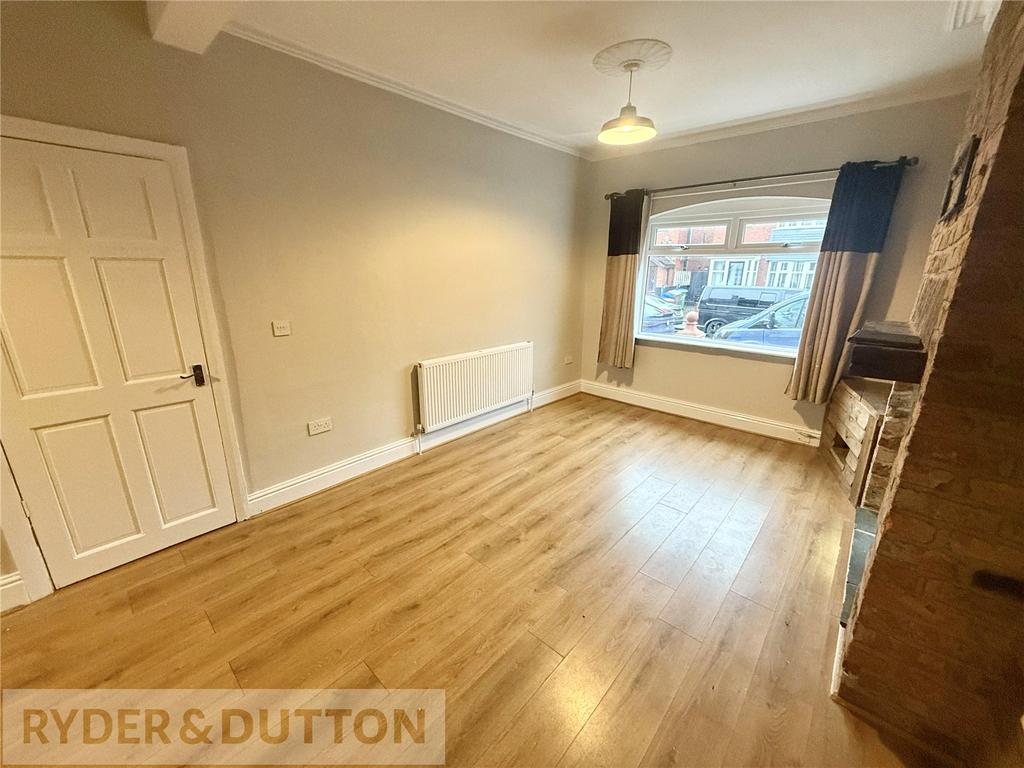 Lounge/Dining Room
