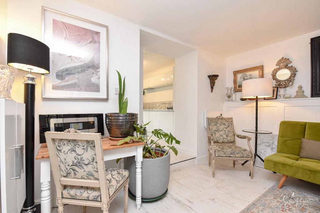 Lounge to Kitchen
