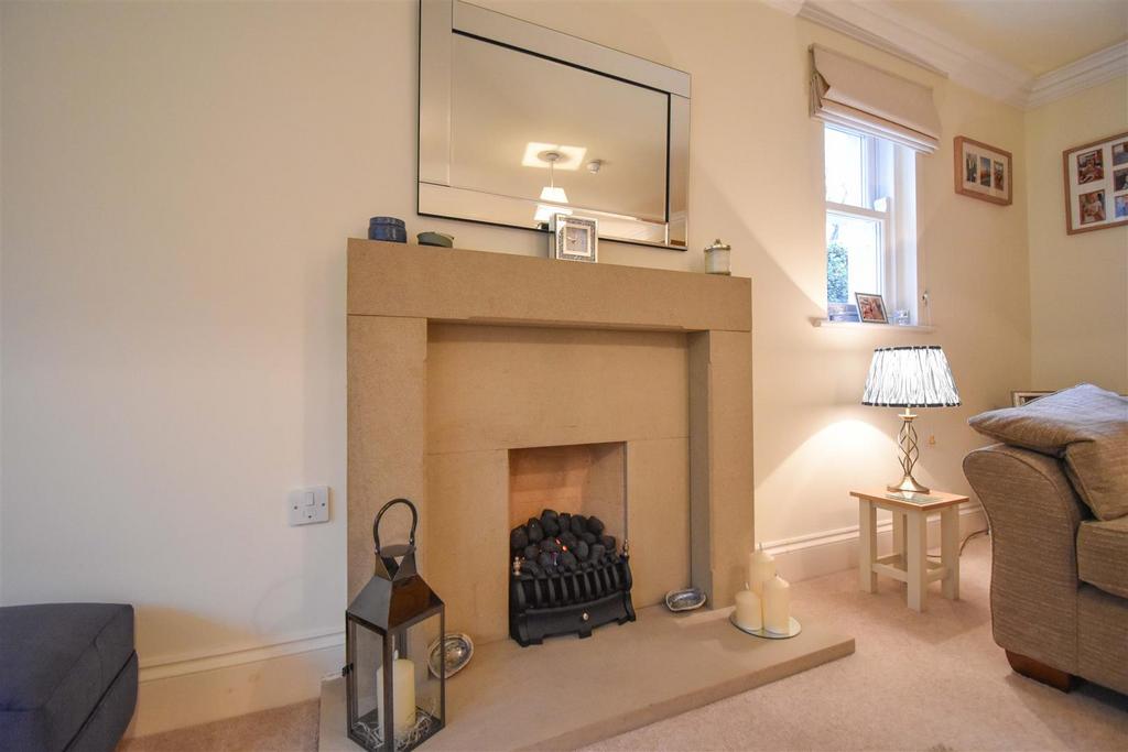 3 Penbury House Living Room d.jpg