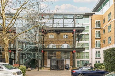 2 bedroom flat for sale, Hopton Road, London SE18