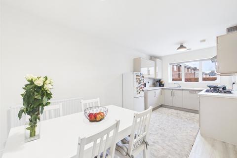 3 bedroom end of terrace house for sale, Dreadnaught Drive, Gloucester, Gloucestershire, GL1