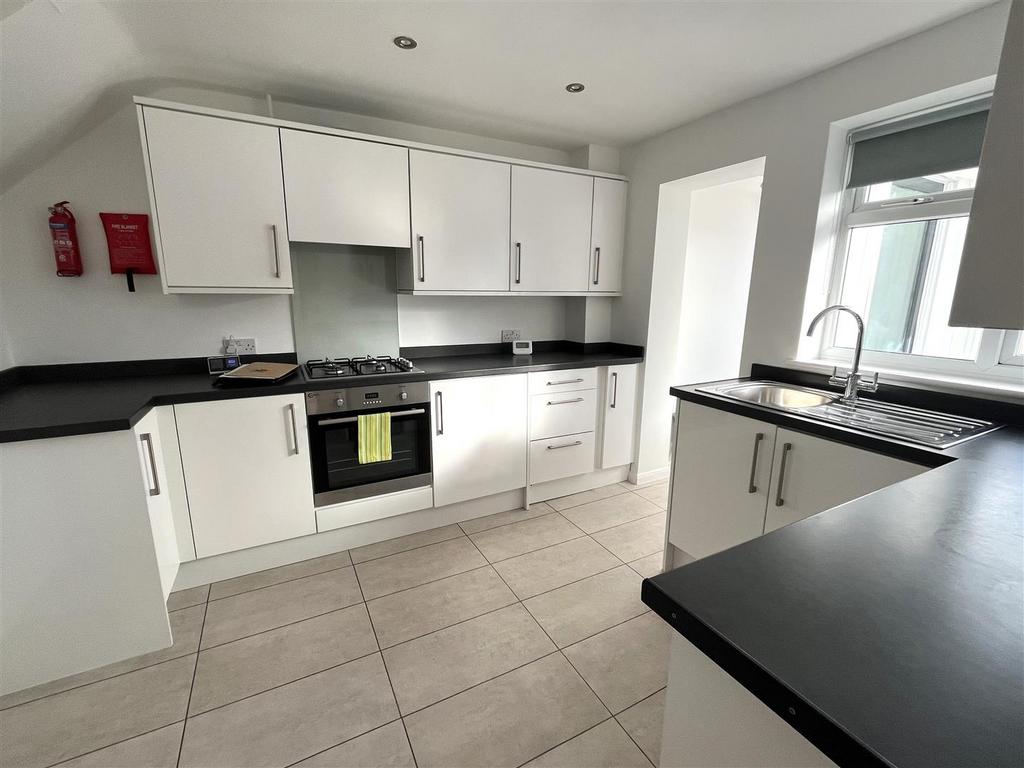 Kitchen 3.jpg