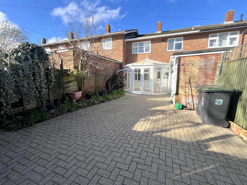 Rear garden 1.jpg