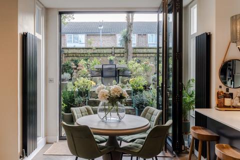 1 bedroom flat for sale, Priory Road, West Hampstead, NW6 3RE