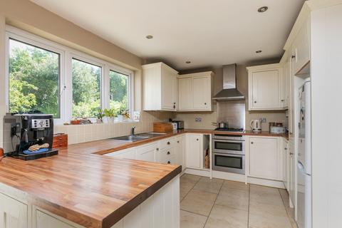 4 bedroom detached house to rent, Olivers Battery Road South, Winchester, SO22