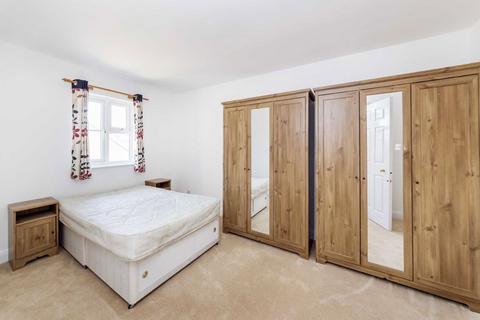 undefined, Charnwood Gardens, London E14