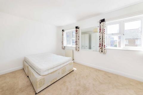undefined, Charnwood Gardens, London E14