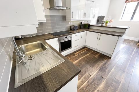 1 bedroom house to rent, Duke Street, ,