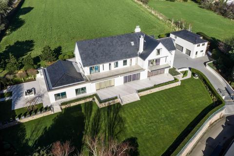 6 bedroom detached house for sale, St Peter