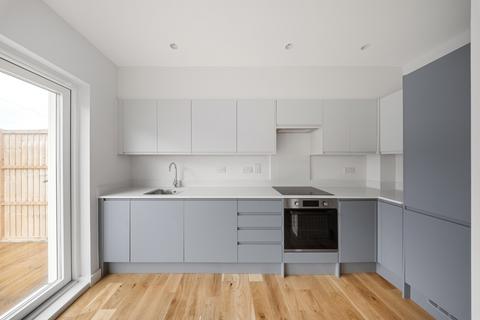 3 bedroom end of terrace house for sale, Goldsmith Mews, Gravesend DA12