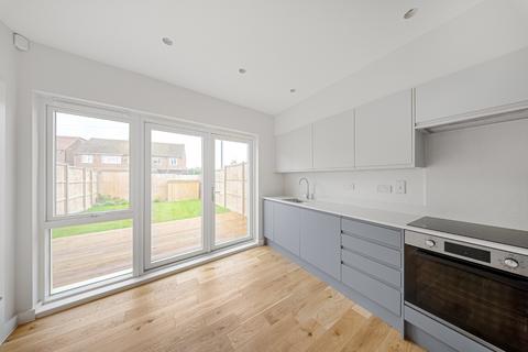 3 bedroom end of terrace house for sale, Goldsmith Mews, Gravesend DA12