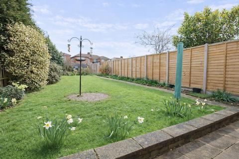 3 bedroom terraced house for sale, Kenilworth Close, Borehamwood