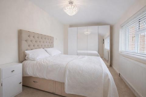 3 bedroom terraced house for sale, Kenilworth Close, Borehamwood