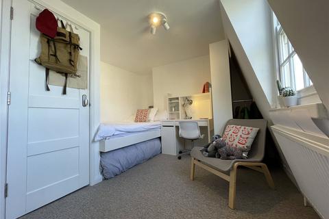 4 bedroom apartment to rent, Morford Street, Bath, BA1