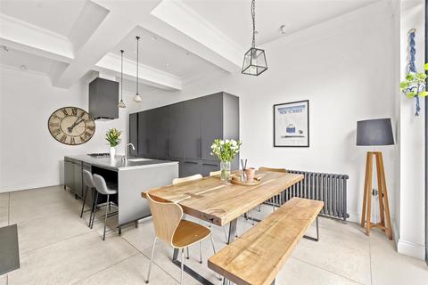 2 bedroom flat for sale, Crouch Hill, Crouch End, N8