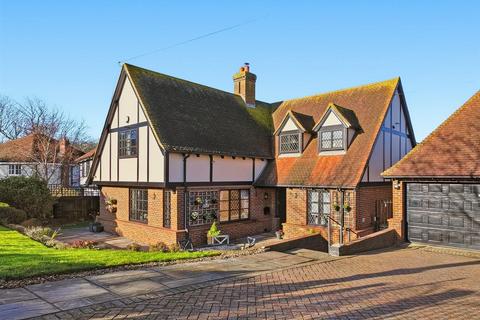 4 bedroom house for sale, Manor Road, Herne Bay