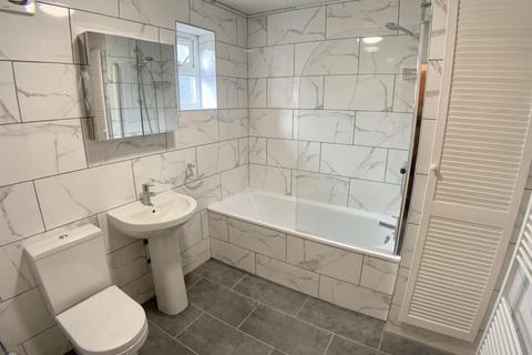 2 bedroom apartment to rent, Sparkenhoe Street, Leicester LE2