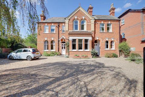 5 bedroom detached house for sale, Derby Road, Caversham