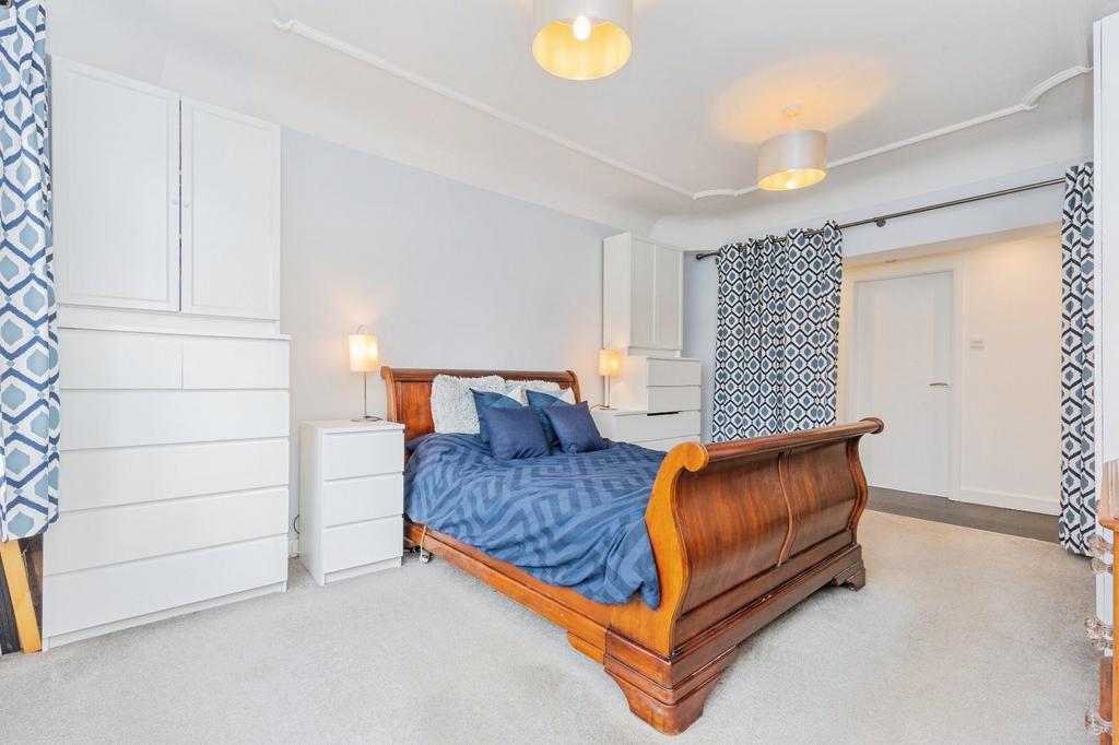 Principle Bedroom 2