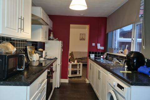 2 bedroom flat to rent, 39 Tickhill Road, Maltby, Rotherham S65 2HH