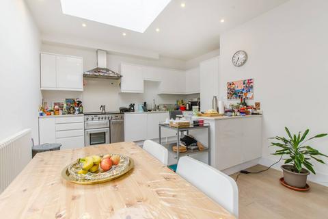 2 bedroom flat to rent, County Street, London Bridge, London, SE1
