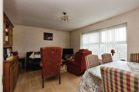 2 bedroom flat for sale, Pittville Circus Road, Cheltenham GL52