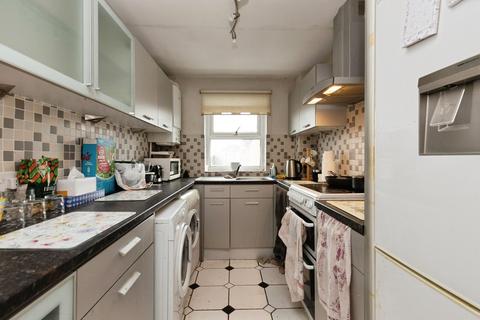 2 bedroom flat for sale, Pittville Circus Road, Cheltenham GL52