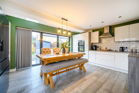 3 bedroom semi-detached house for sale, Oakwell Croft, Batley, West Yorkshire