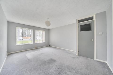2 bedroom flat for sale, Byron Crescent, Bedford