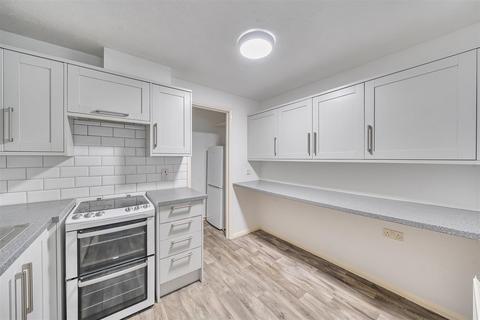 2 bedroom flat for sale, Byron Crescent, Bedford