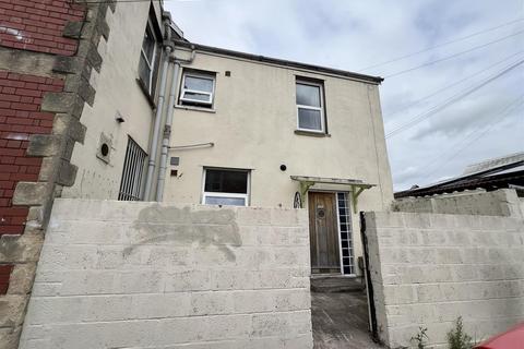 4 bedroom semi-detached house to rent, Gloucester Road, Bristol BS7